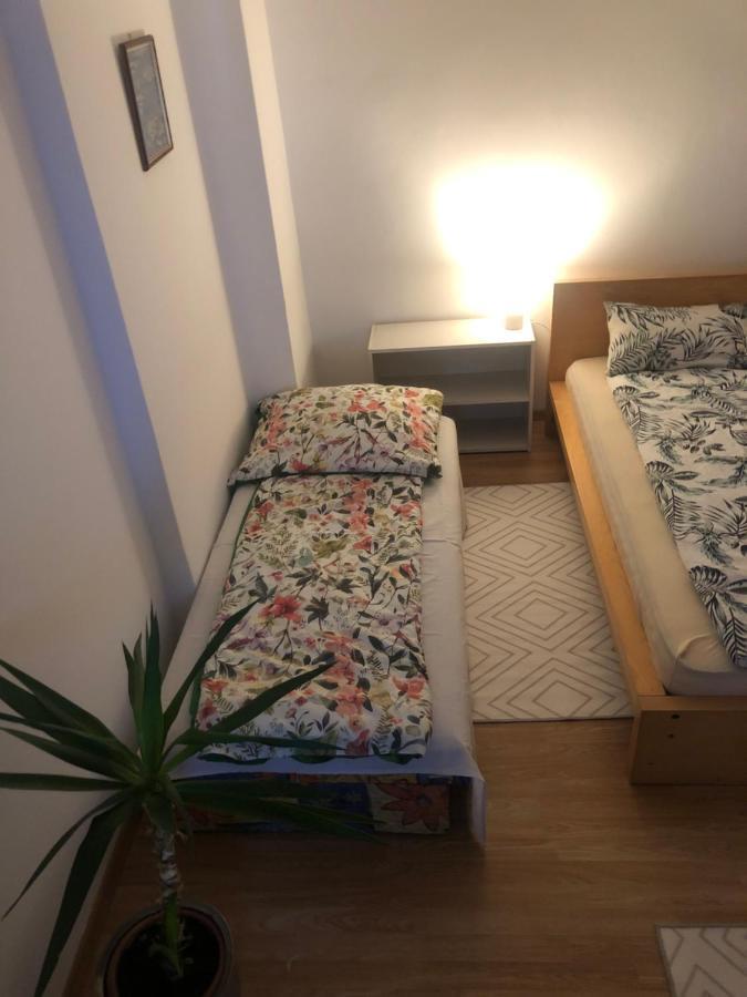 Agi Fogado Apartment Kisujszallas Luaran gambar