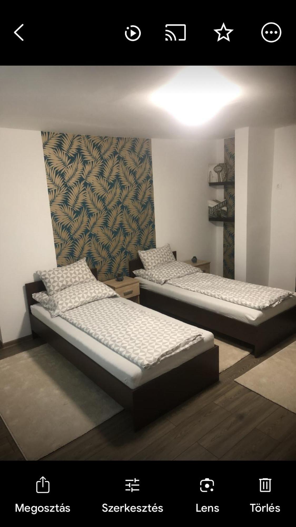 Agi Fogado Apartment Kisujszallas Luaran gambar
